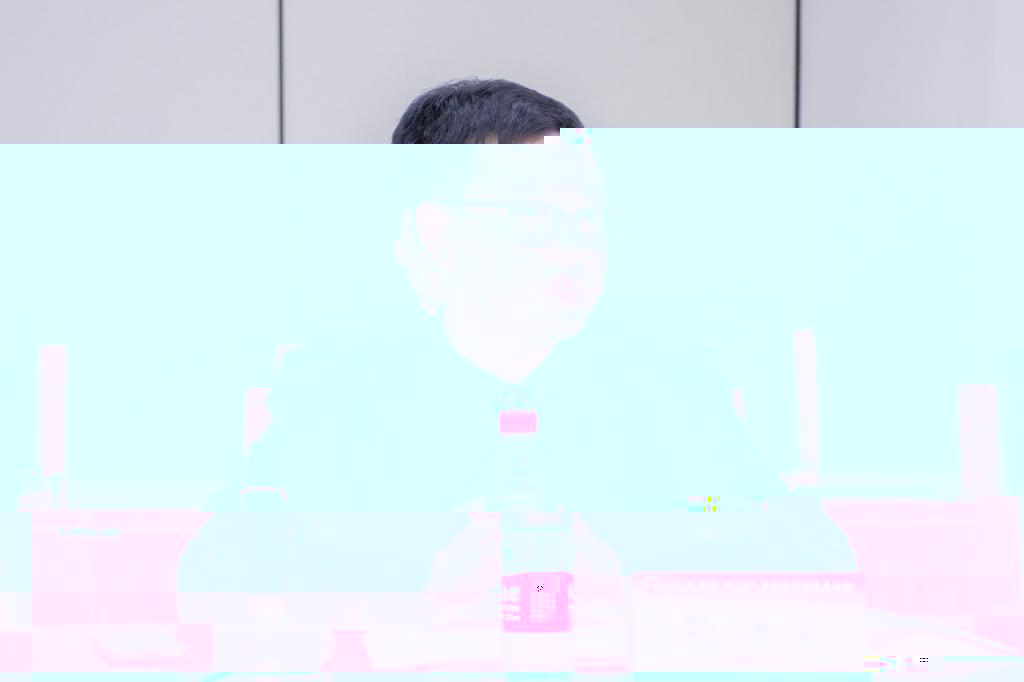 F4F7